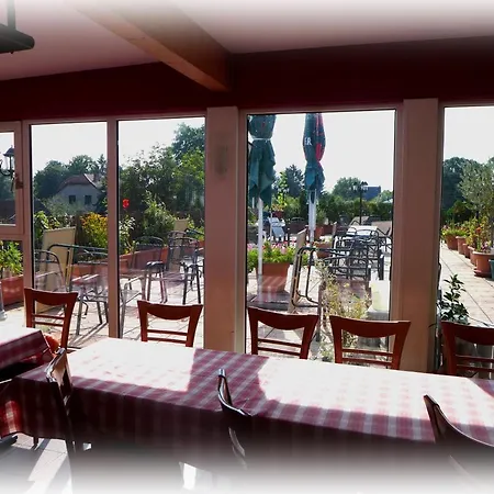 Lindenberger Hof Hotel 3*