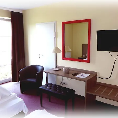 מלון Lindenberger Hof 3*