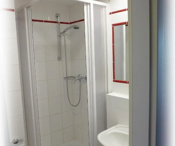 Lindenberger Hof 3* أهرينسفيلد