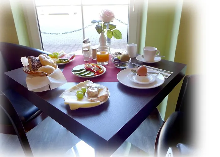 Lindenberger Hof فندق أهرينسفيلد