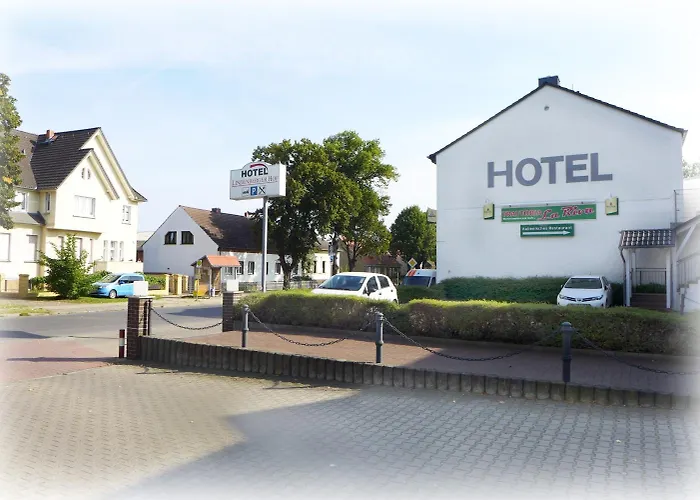 Lindenberger Hof فندق أهرينسفيلد