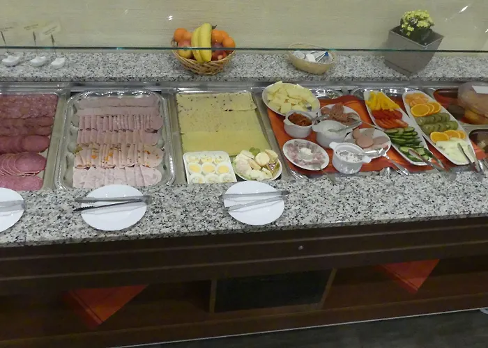 Lindenberger Hof فندق أهرينسفيلد