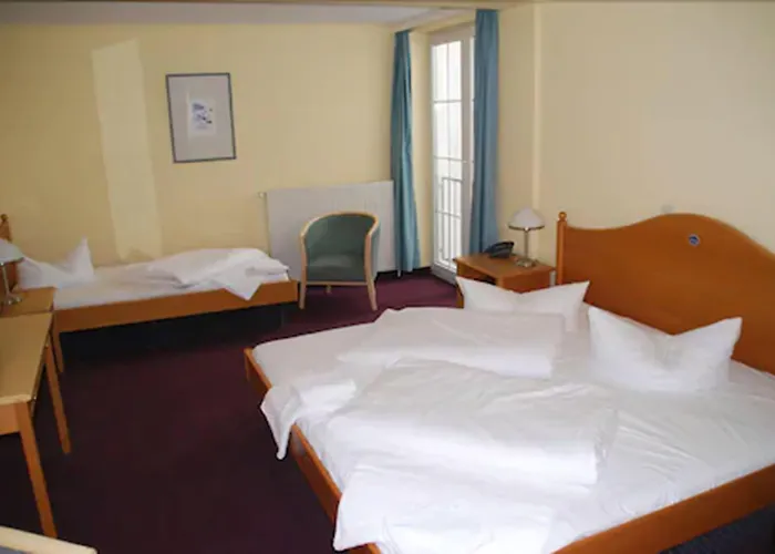 Lindenberger Hof فندق 3*