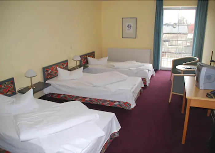 Lindenberger Hof 3* أهرينسفيلد